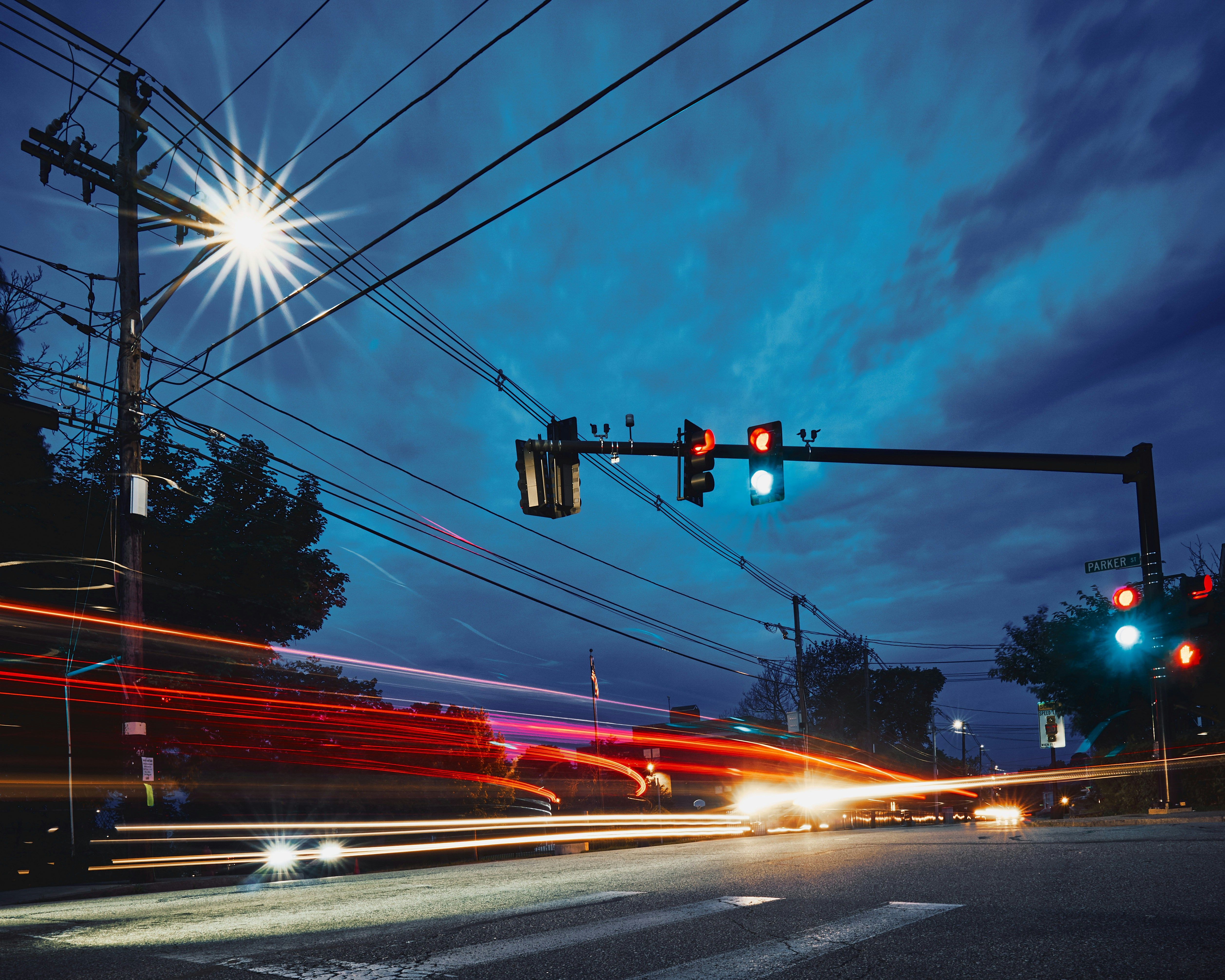 Traffic light representing fixed pre-deployment governance rules